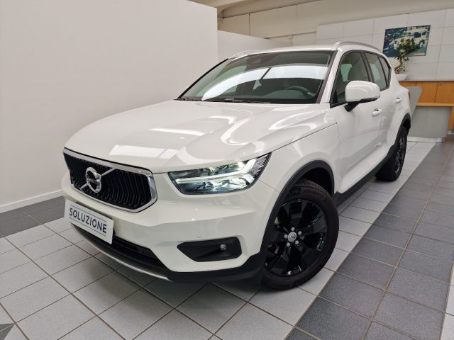 VOLVO XC40 Bianco pastello