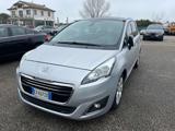 PEUGEOT 5008 1.6 HDi 115CV Allure