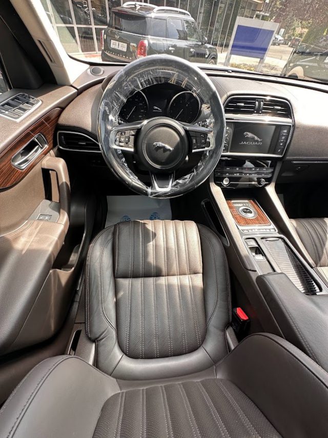 JAGUAR F-PACE 2.0 D 180 CV AWD AUT. PORTFOLIO  - foto 11