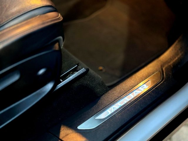 JAGUAR F-PACE 2.0 D 180 CV AWD AUT. PORTFOLIO  - foto 36