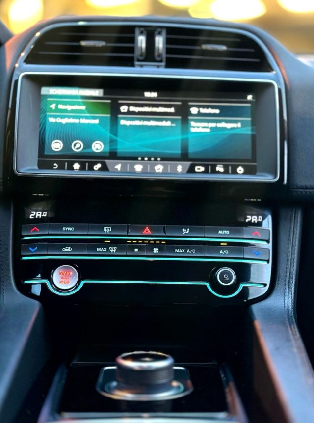 JAGUAR F-PACE 2.0 D 180 CV AWD AUT. PORTFOLIO  - foto 39