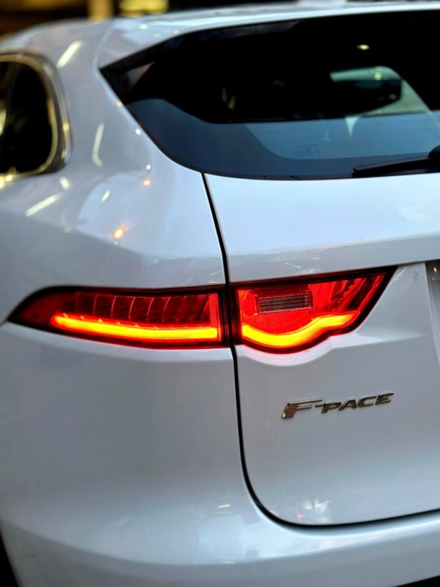 JAGUAR F-PACE 2.0 D 180 CV AWD AUT. PORTFOLIO  - foto 41
