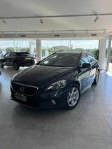 VOLVO V40 Cross Country D3 Momentum