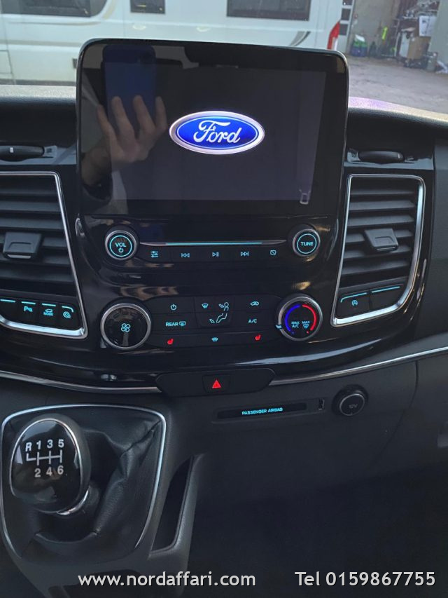 FORD Tourneo Custom - foto: 4