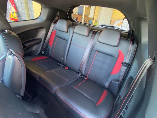 PEUGEOT 208 - foto: 12