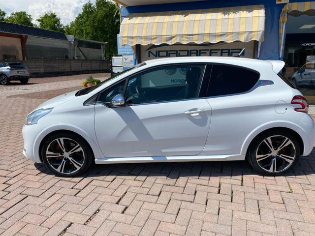 PEUGEOT 208 - foto: 4