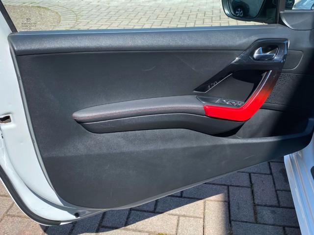 PEUGEOT 208 - foto: 13