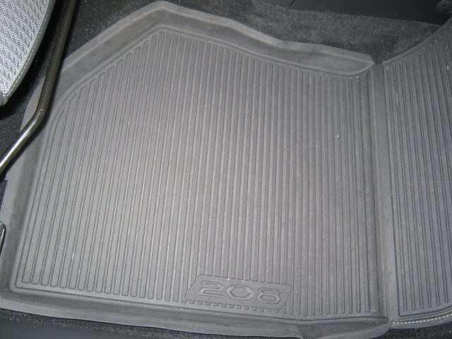 PEUGEOT 208 PURETECH 100 STOP&START EAT8 5 P - foto 33