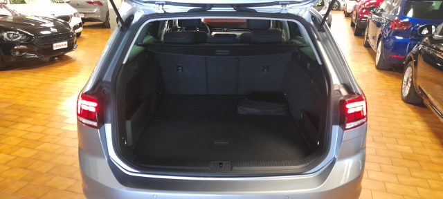VOLKSWAGEN Passat usata, con Climatizzatore