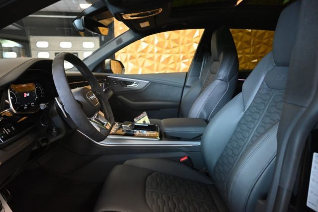 AUDI RS Q8 PERFORMANCE 640CV MOD.2026 CARBO - foto 25