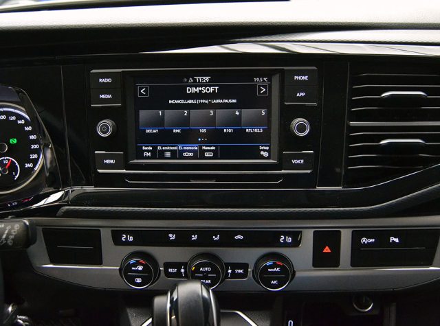 VOLKSWAGEN Multivan usata, con Controllo automatico clima