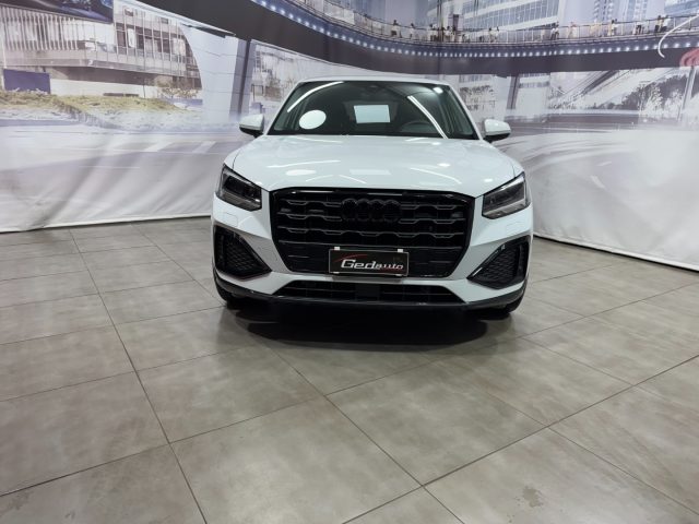 AUDI Q2 Bianco metallizzato