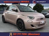 FIAT 500e 3+1 42 kWh La Prima OroRosa