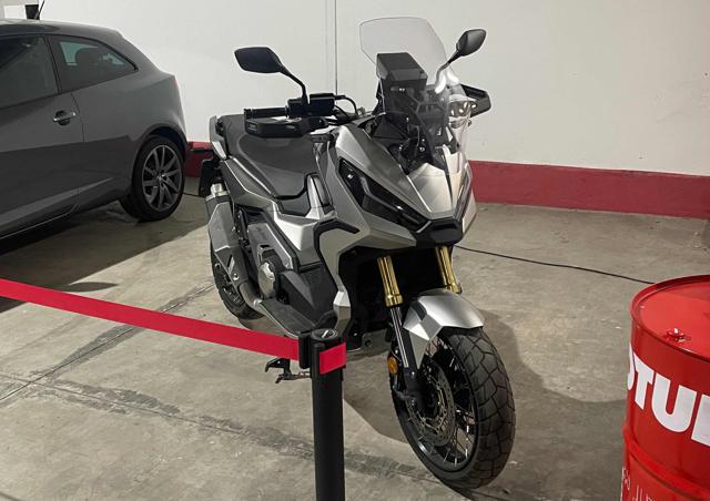HONDA  X-ADV 750 Grigio metallizzato