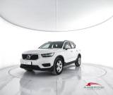 VOLVO XC40 T2 Momentum Core