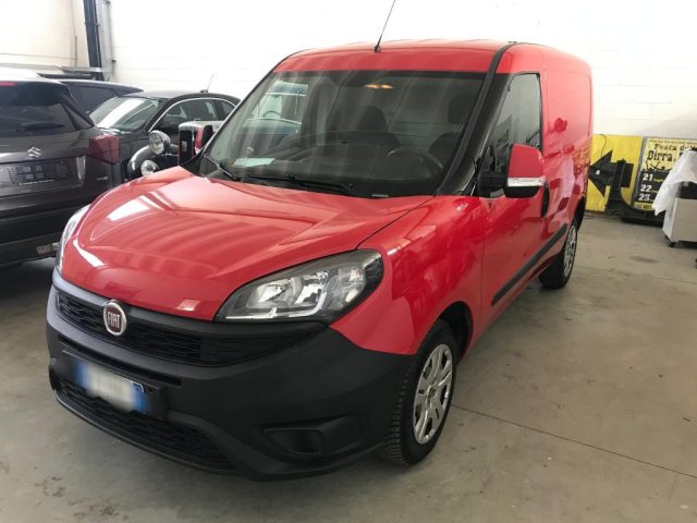 FIAT Doblo Rosso pastello