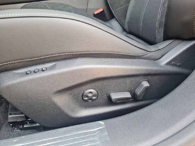 DS AUTOMOBILES DS 4 HYBDIRD 145CV ÉTOILE ALCANTARA - foto 18