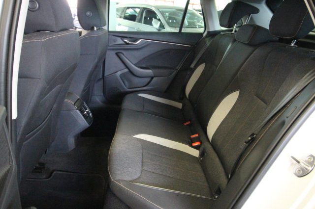 SKODA KAMIQ 1.0 TSI 110 CV STYLE - foto 12