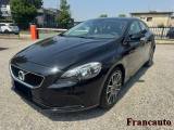 VOLVO V40 D2 R-design Momentum