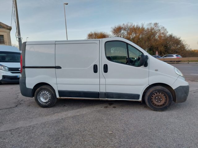 renault trafic 2.0 dci