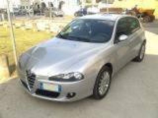 alfa romeo 147 1.9 jtd 115 cv cat 3p. distinctive
