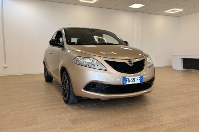 lancia ypsilon 1.2 69 cv 5 porte gold