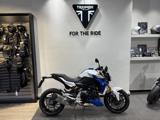BMW F 900 R .