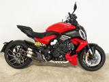 DUCATI Diavel Red