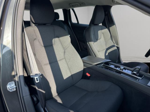 VOLVO V60 B4 (D) GEARTRONIC MOMENTUM BUSIN - foto 18