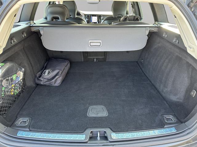 VOLVO V60 B4 (D) GEARTRONIC MOMENTUM BUSIN - foto 17