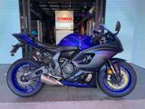 YAMAHA YZF 750 R7 .