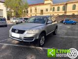 VOLKSWAGEN Touareg 3.2 V6 tiptronic