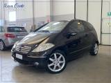 MERCEDES-BENZ A 170 BlueEFF Coupé Avantgarde AMG Pack