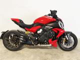 DUCATI Diavel V4 Red