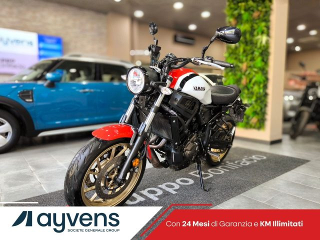 YAMAHA XSR 700 Rosso pastello