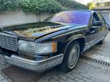 CADILLAC Fleetwood brougham