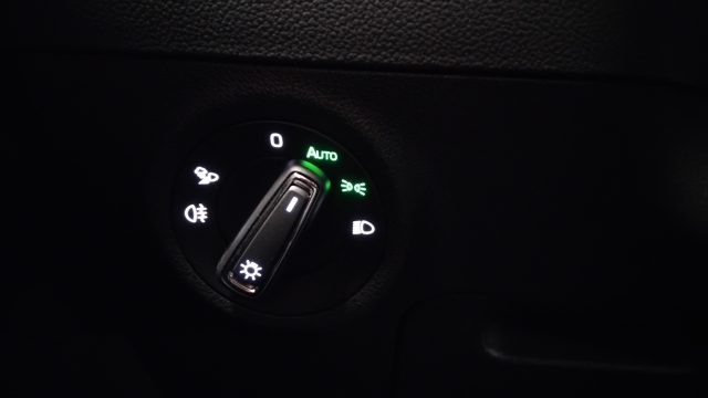SKODA KAROQ 2.0 TDI SCR 4X4 DSG STYLE - foto 27