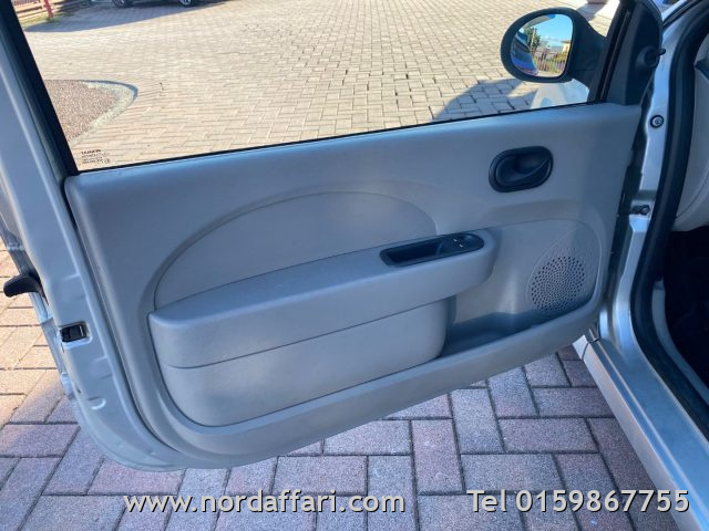 RENAULT Twingo - foto: 13