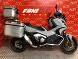 HONDA X-ADV 750 .