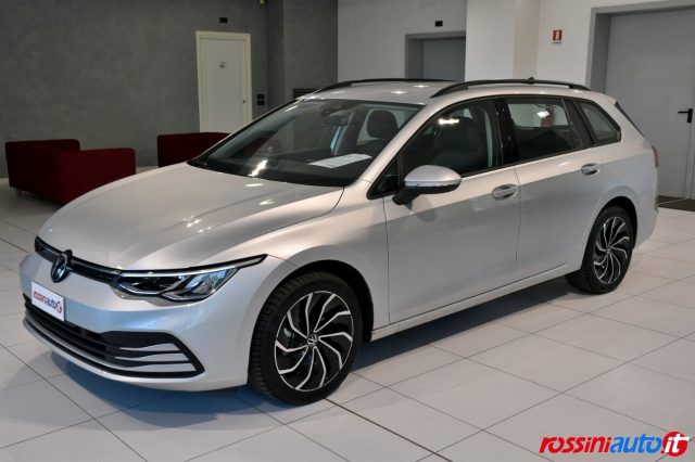 volkswagen golf variant 8 1.0 etsi 110 cv dsg life + r17 ventura bi-color