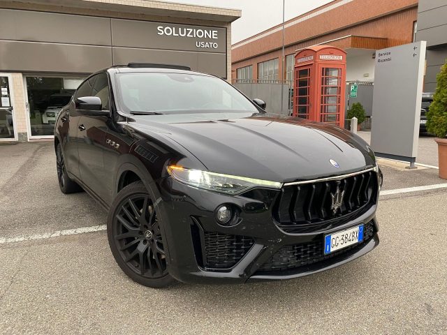 MASERATI Levante Nero metallizzato