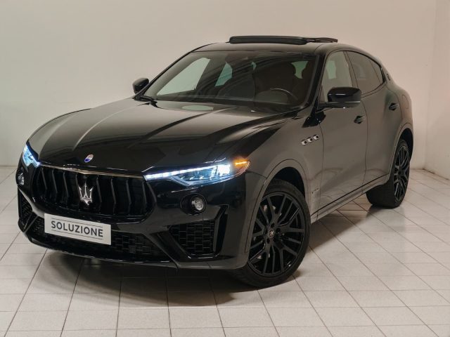 MASERATI Levante Nero metallizzato