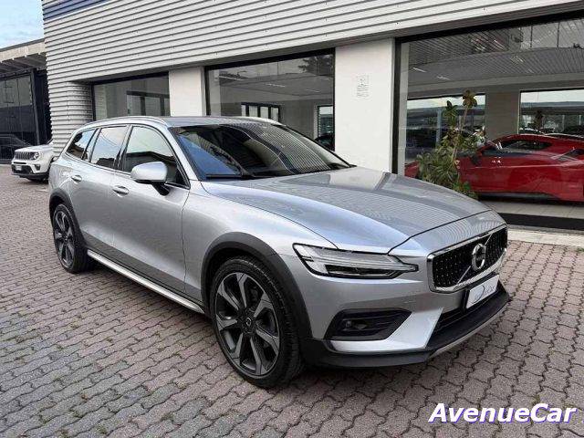 volvo v60 cross country 2.0 b4 business pro awd cerchi 20 telecamera post