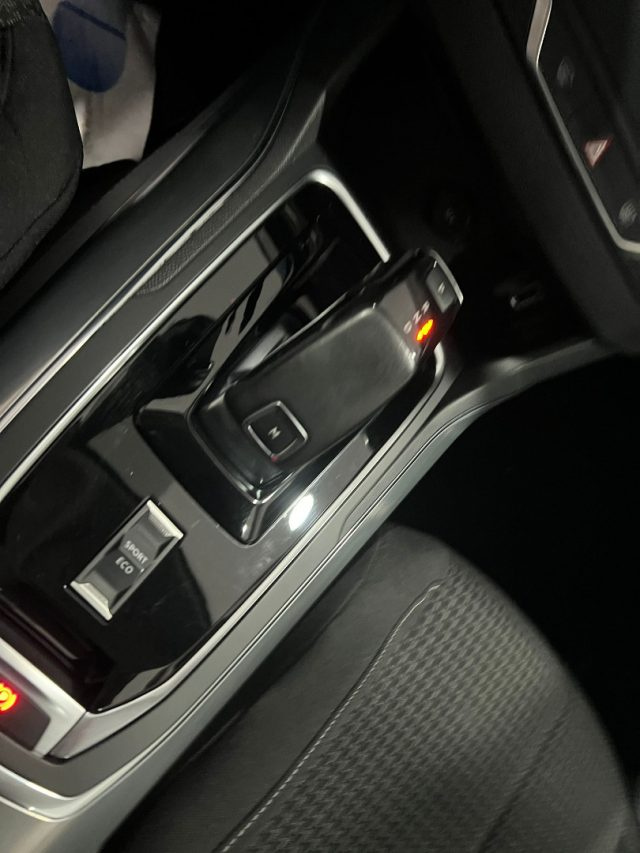PEUGEOT 308 usata, con Autoradio