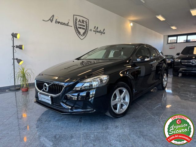 volvo v40 d2 my18 cruise bluetooth pdc stupenda