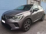 RENAULT Captur MITSUBISHI ASX 1.6L Plug In 159 CV AT Intense
