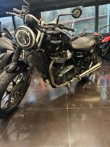 TRIUMPH Street Twin 900