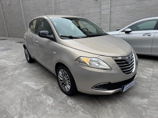 lancia ypsilon 1.2 69 cv 5 porte ss platinum