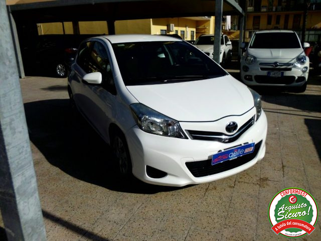 toyota yaris 1.4 d-4d 5 porte lounge