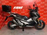 HONDA X-ADV 750 .